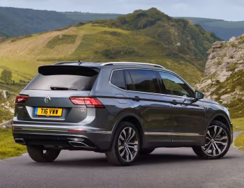 Volkswagen Tiguan Allspace R-Line [UK-spec] '2018–21