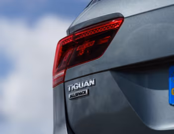 Volkswagen Tiguan Allspace R-Line [UK-spec] '2018–21