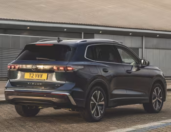 Volkswagen Tiguan eTSI Elegance [UK-spec] '2024–pr.