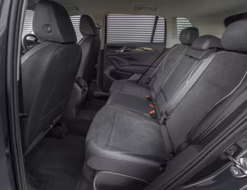 Interior Volkswagen Tiguan eTSI Elegance [UK-spec] '2024–pr.