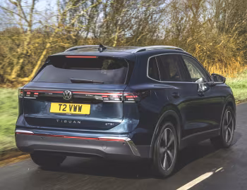 Volkswagen Tiguan eTSI Elegance [UK-spec] '2024–pr.