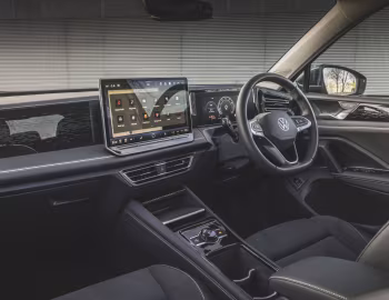 Interior Volkswagen Tiguan eTSI Elegance [UK-spec] '2024–pr.