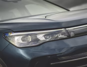 Volkswagen Tiguan eTSI Elegance [UK-spec] '2024–pr.