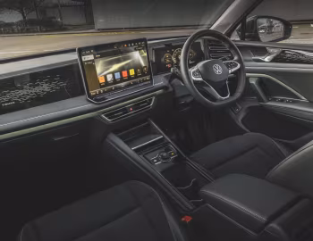 Interior Volkswagen Tiguan eTSI Elegance [UK-spec] '2024–pr.