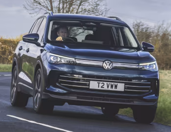 Volkswagen Tiguan eTSI Elegance [UK-spec] '2024–pr.