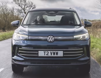 Volkswagen Tiguan eTSI Elegance [UK-spec] '2024–pr.