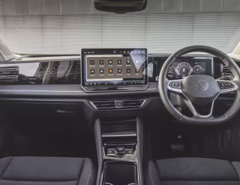 Panel frontal Volkswagen Tiguan eTSI Elegance [UK-spec] '2024–pr.
