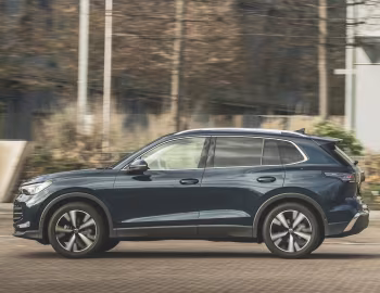 Volkswagen Tiguan eTSI Elegance [UK-spec] '2024–pr.