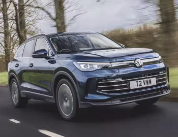 Volkswagen Tiguan eTSI Elegance [UK-spec] '2024–pr.