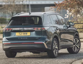 Volkswagen Tiguan eTSI Elegance [UK-spec] '2024–pr.