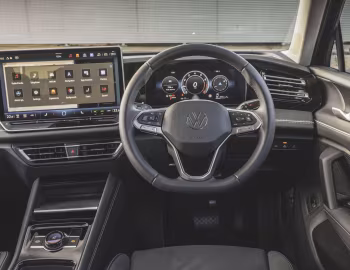 Panel frontal Volkswagen Tiguan eTSI Elegance [UK-spec] '2024–pr.