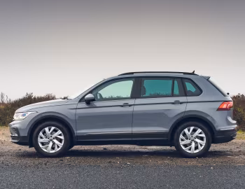 Volkswagen Tiguan Life [UK-spec] '2020–23