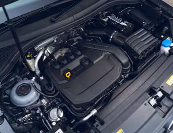 Bajo el capó Volkswagen Tiguan Life [UK-spec] '2020–23
