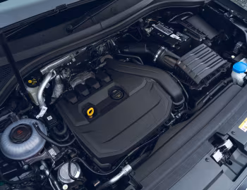 Bajo el capó Volkswagen Tiguan R-Line [UK-spec] '2020–pr.