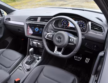 Panel frontal Volkswagen Tiguan R-Line [Japan] '2016–21