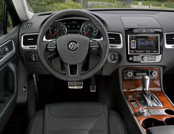 Panel frontal 2011–14 Volkswagen Touareg Hybrid [North America] (Typ 7P) '2010–14