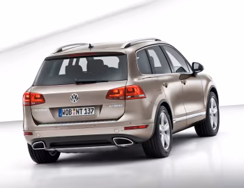 Volkswagen Touareg Hybrid [Worldwide] (Typ 7P) '2010–14