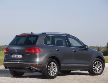 Volkswagen Touareg Hybrid [Worldwide] (Typ 7P) '2014–15