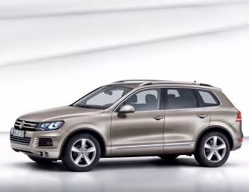 Volkswagen Touareg Hybrid [Worldwide] (Typ 7P) '2010–14
