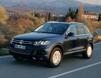 Volkswagen Touareg Hybrid [Worldwide] (Typ 7P) '2010–14