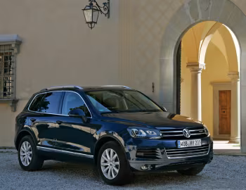 Volkswagen Touareg Hybrid [Worldwide] (Typ 7P) '2010–14