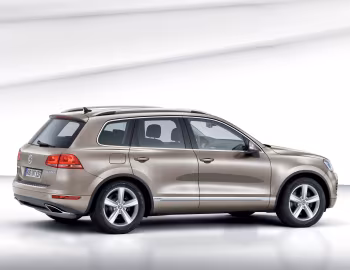 Volkswagen Touareg Hybrid [Worldwide] (Typ 7P) '2010–14