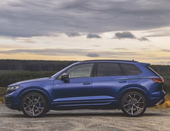 Volkswagen Touareg R eHybrid [UK-spec] '2023–pr.