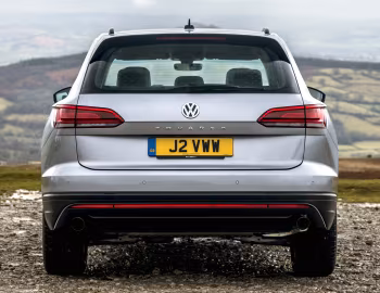 Volkswagen Touareg SE [UK-spec] '2019–23
