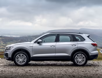 Volkswagen Touareg SE [UK-spec] '2019–23