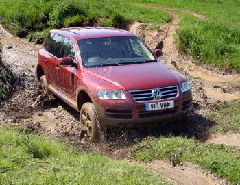 Volkswagen Touareg V10 TDI [UK-spec] (Typ 7L) '2002–07