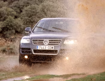 Volkswagen Touareg V6 TDI [Worldwide] (Typ 7L) '2004–07