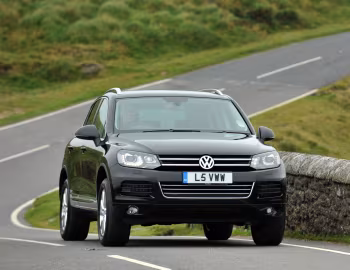 Volkswagen Touareg V6 TDI [UK-spec] (Typ 7P) '2010–14