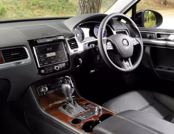 Panel frontal Volkswagen Touareg V6 TDI [UK-spec] (Typ 7P) '2010–14