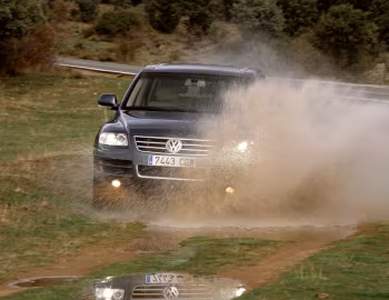 Volkswagen Touareg V6 TDI [Worldwide] (Typ 7L) '2004–07