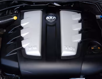 Bajo el capó Volkswagen Touareg V6 TDI [South Africa] (Typ 7L) '2004–07
