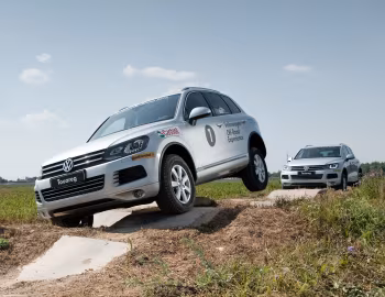 Volkswagen Touareg V6 TDI Terrain Tech Paket (Typ 7P) '2010–14