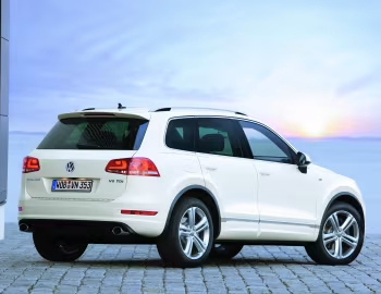 Volkswagen Touareg V8 TDI R-Line [Worldwide] (Typ 7P) '2011–14