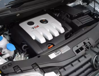Bajo el capó Volkswagen Touran [UK-spec] '2003–06