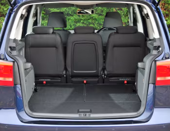 Ambos Volkswagen Touran [UK-spec] '2010–15