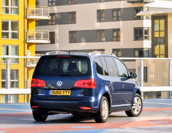 Volkswagen Touran [UK-spec] '2010–15