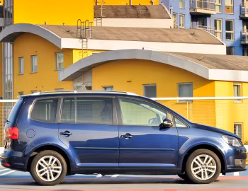 Volkswagen Touran [UK-spec] '2010–15