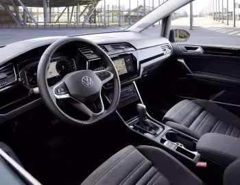 Interior Volkswagen Touran TSI [Worldwide] '2021–pr.