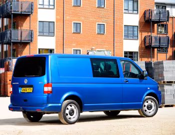 Volkswagen Transporter Combi [UK-spec] (T5) '2010–15