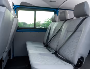 Interior Volkswagen Transporter Combi [UK-spec] (T5) '2010–15