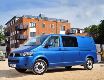 Volkswagen Transporter Combi [UK-spec] (T5) '2010–15