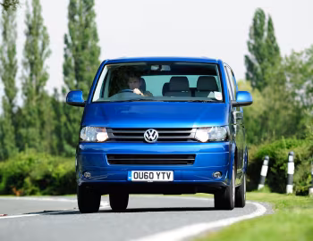 Volkswagen Transporter Combi [UK-spec] (T5) '2010–15
