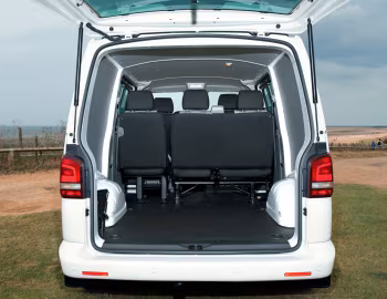 Interior Volkswagen Transporter Combi Sportline [UK-spec] (T5) '2011–15