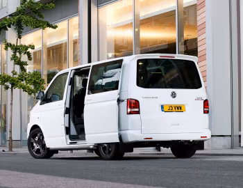 Volkswagen Transporter Combi Sportline [UK-spec] (T5) '2011–15