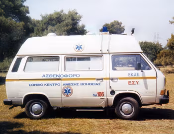 Volkswagen Typ 2 Mantos ambulance HRV 251061 [Greece] '1988
