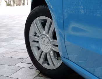 Volkswagen up! 5-door [Japan] '2017–20